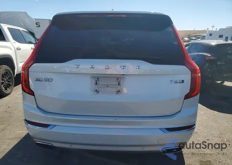 2016 Volvo Xc90 T6 z USA, uszkodzony, nr VIN YV4A22PL3G1024353